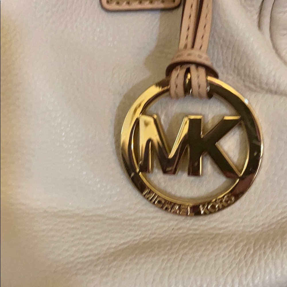 Michael Kors purse - Picture 2 of 14